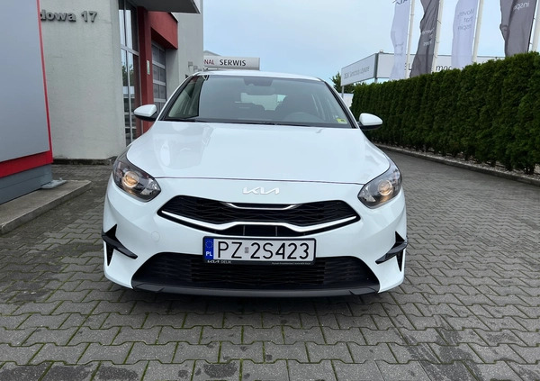 Kia Ceed cena 77900 przebieg: 17500, rok produkcji 2022 z Ćmielów małe 326